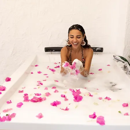 Kont Exclusive Hotel *